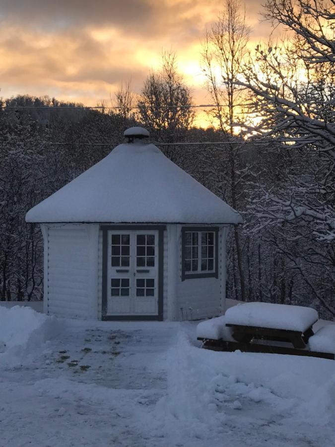 Heggelund Villa Svensby Exterior photo