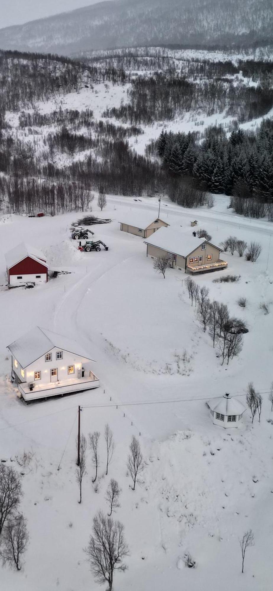 Heggelund Villa Svensby Exterior photo